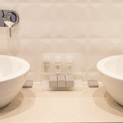 appartement-art4-hotel-amsterdam-badkamer