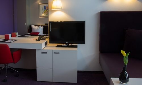 junior-suite-bureau-art4-hotel-amsterdam