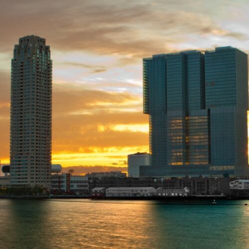 skyline-zonsondergang-hotels-rotterdam