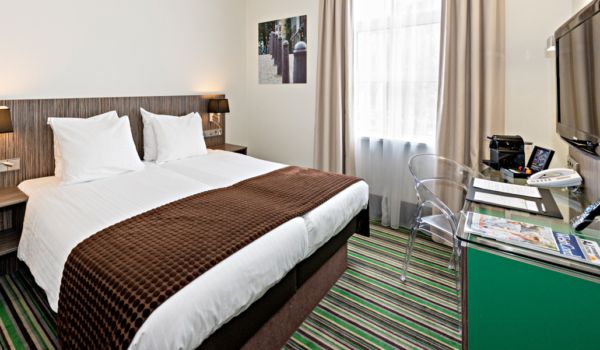 cosy-twin-room-cityview-city-centre-hotel-amsterdam