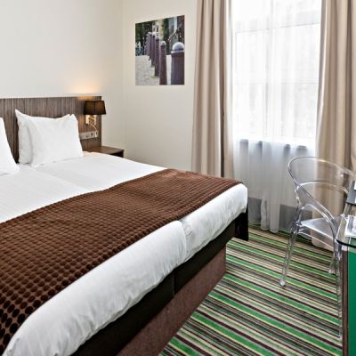 cosy-twin-room-cityview-city-centre-hotel-amsterdam