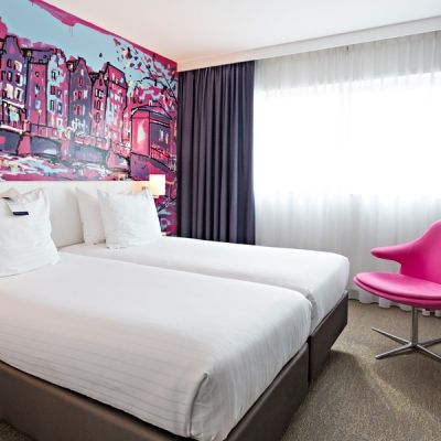superior-kamer-roze-art-hotel-amsterdam